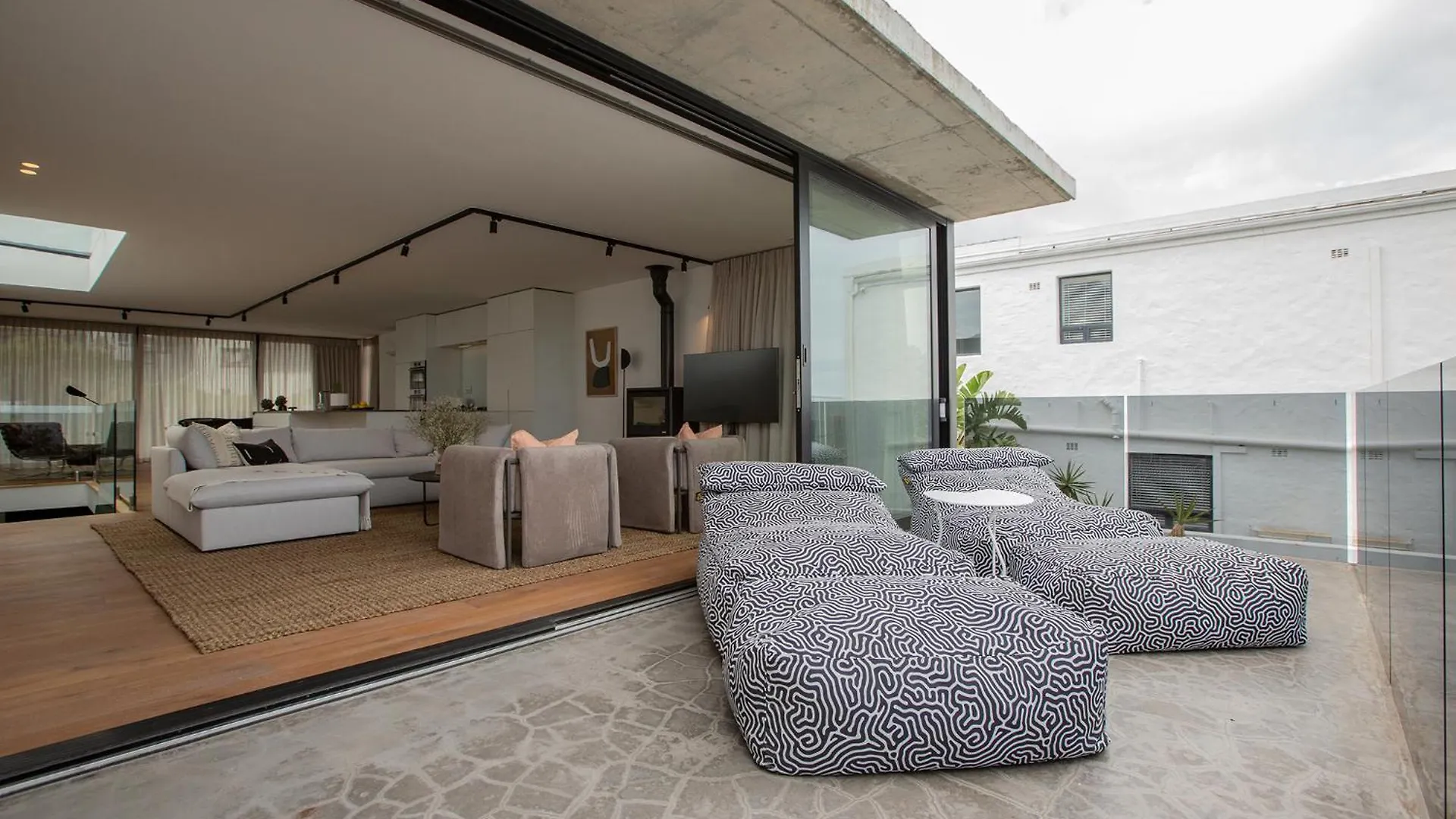 Villa Vita Bakoven - 50M Walk To Beach, Splash Pool, Views Cape Town 0*,  South Africa