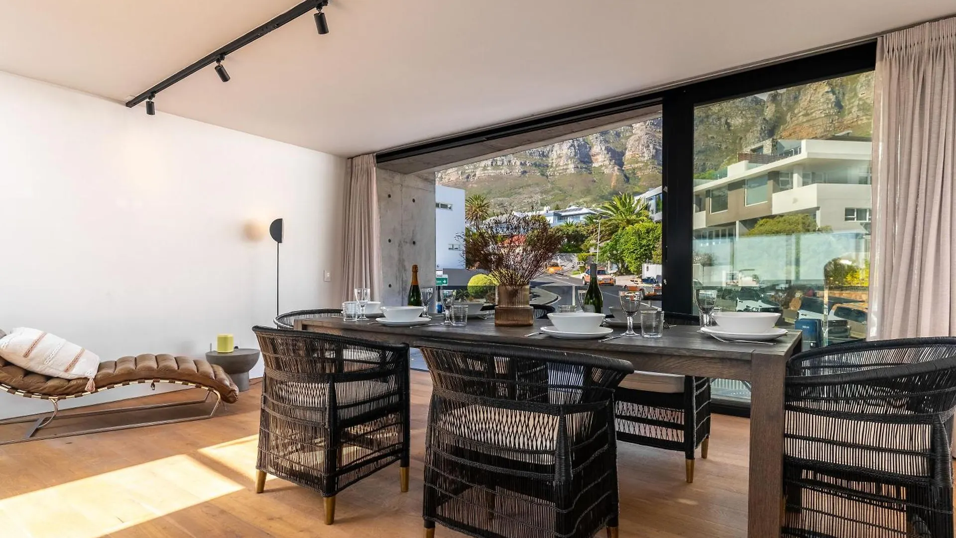 Villa Vita Bakoven - 50M Walk To Beach, Splash Pool, Views Cape Town Holiday home
