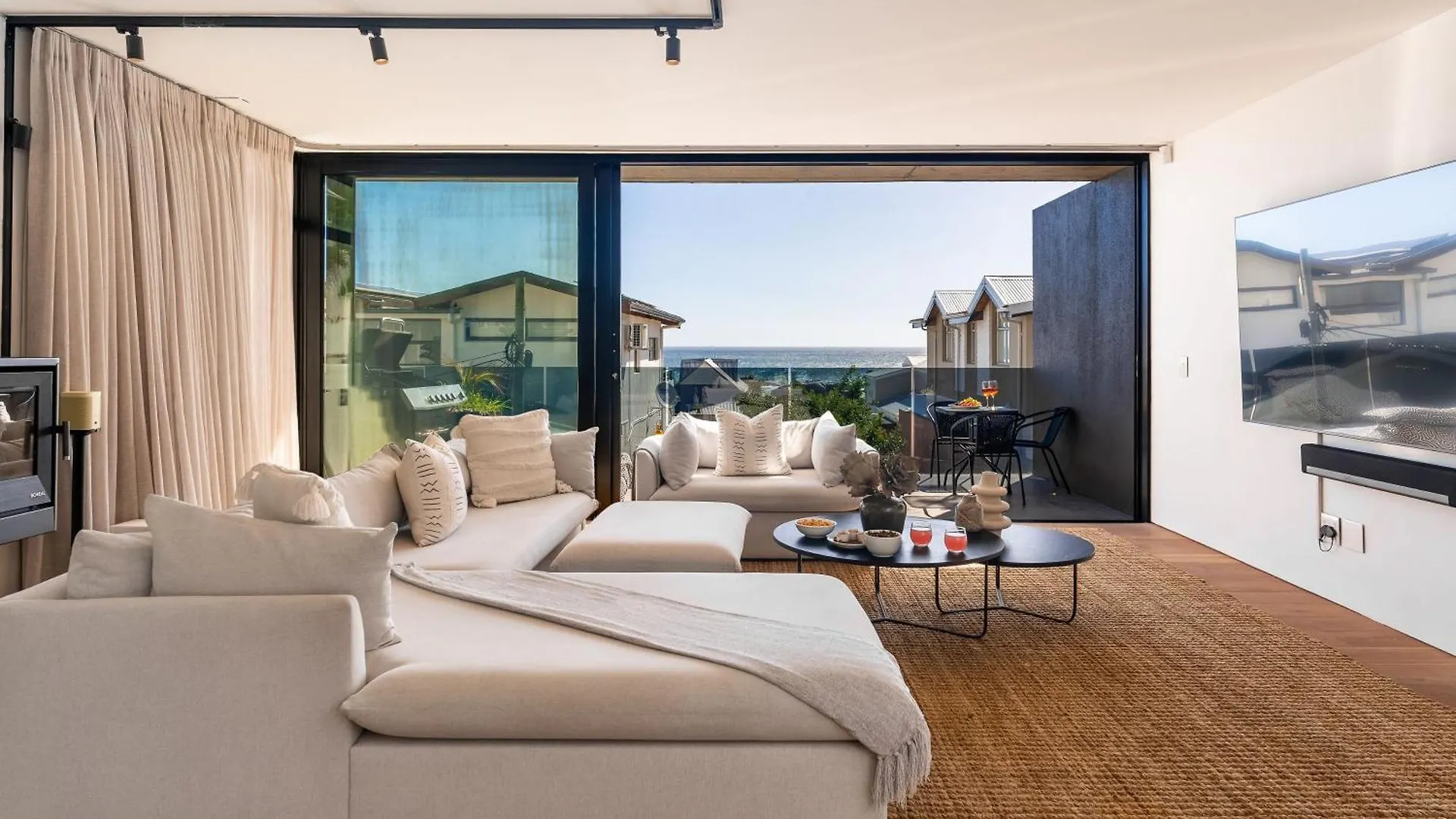 Villa Vita Bakoven - 50M Walk To Beach, Splash Pool, Views Cape Town