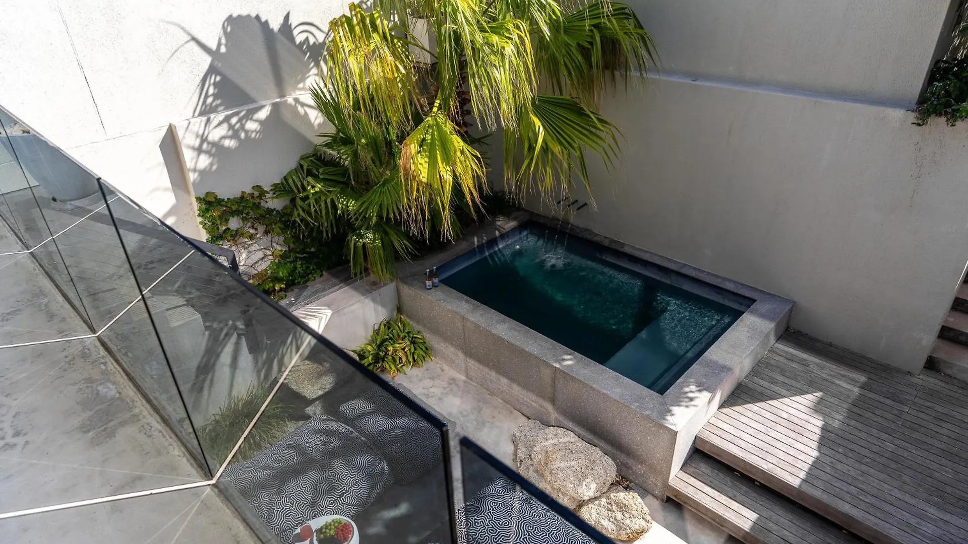 Villa Vita Bakoven - 50M Walk To Beach, Splash Pool, Views Cape Town